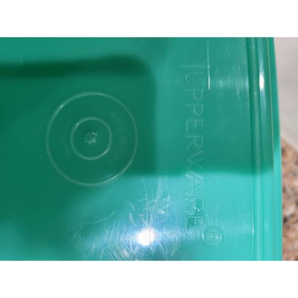 Tupperware Celery Vegetable Crisper Bread Keeper Saver Jadeite Green (vintage) - Picture 10 of 16